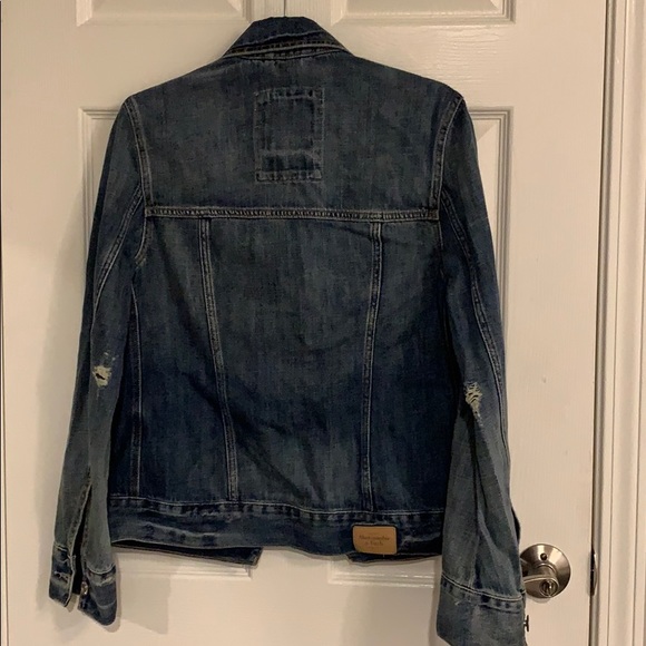Abercrombie boyfriend denim jacket - Picture 6 of 6